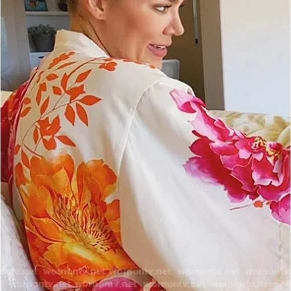 Natori Floral Print Robe ASO Khloe Kardashian - Picture 13 of 14